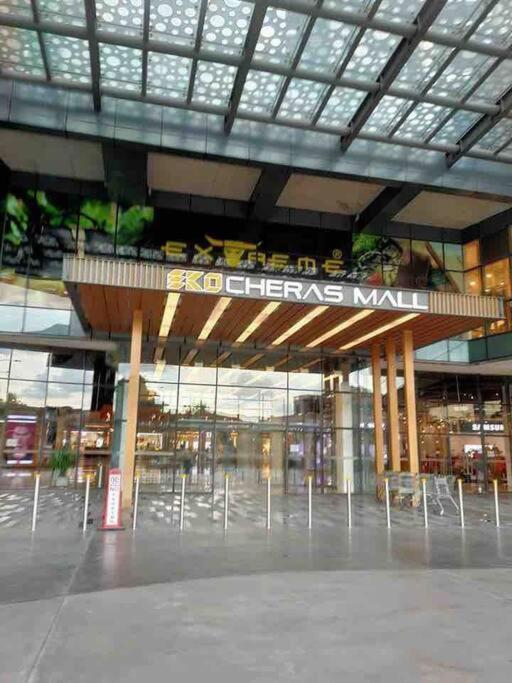 2Br 8Pax Swingduplexekocherasmall—Infinitypool Mrt Kuala Lumpur Kültér fotó